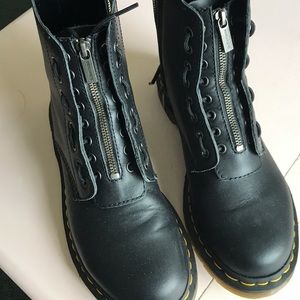 Dr. Martens- pascal front zip